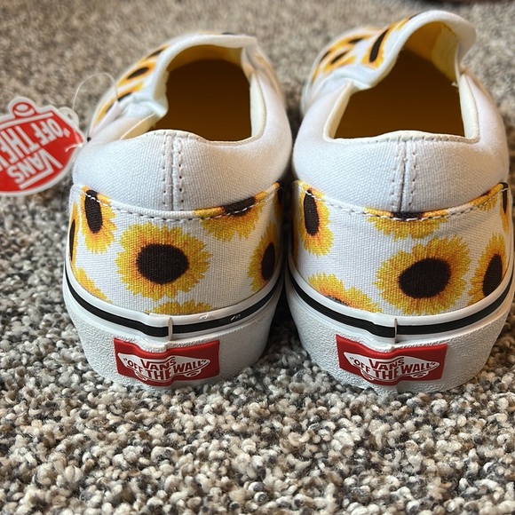 Vans - Picture 5 of 5